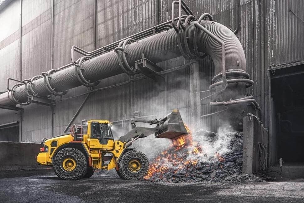 Used wheel loaders working in coal industry