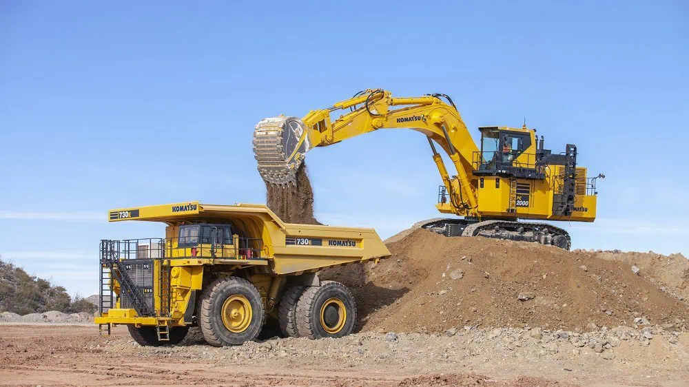 What factors affect the price of Komatsu excavator?