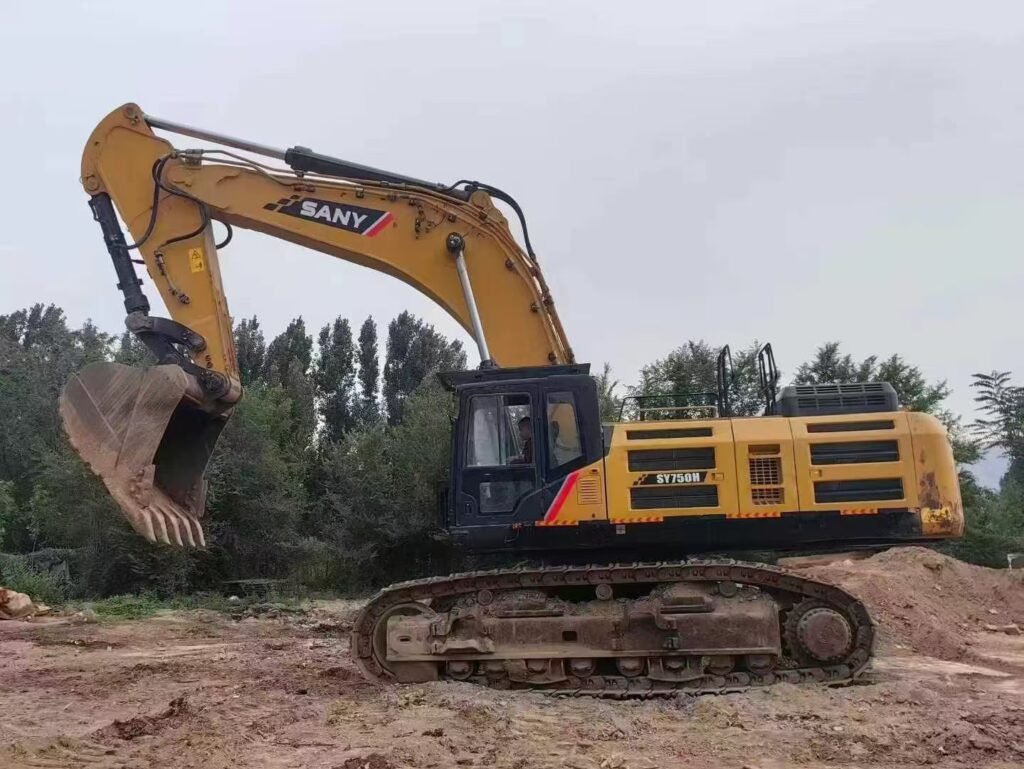 Excavatrice de 75 tonnes à vendre