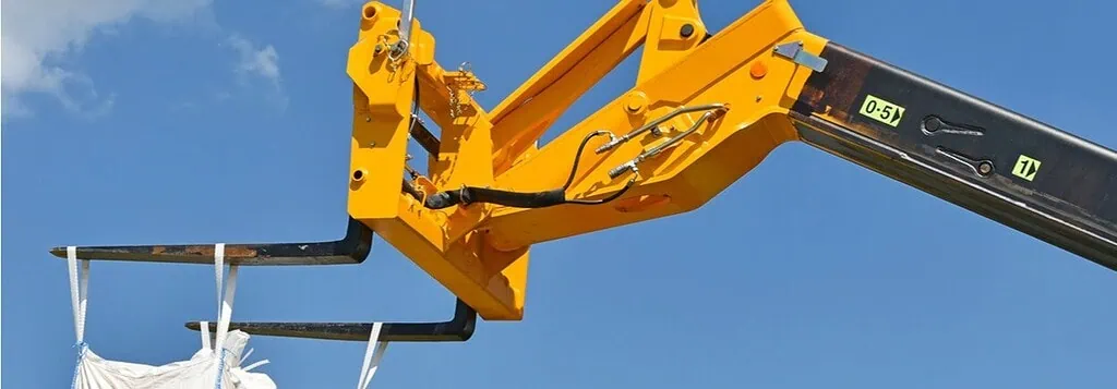 Telehandler vs Spider Lift