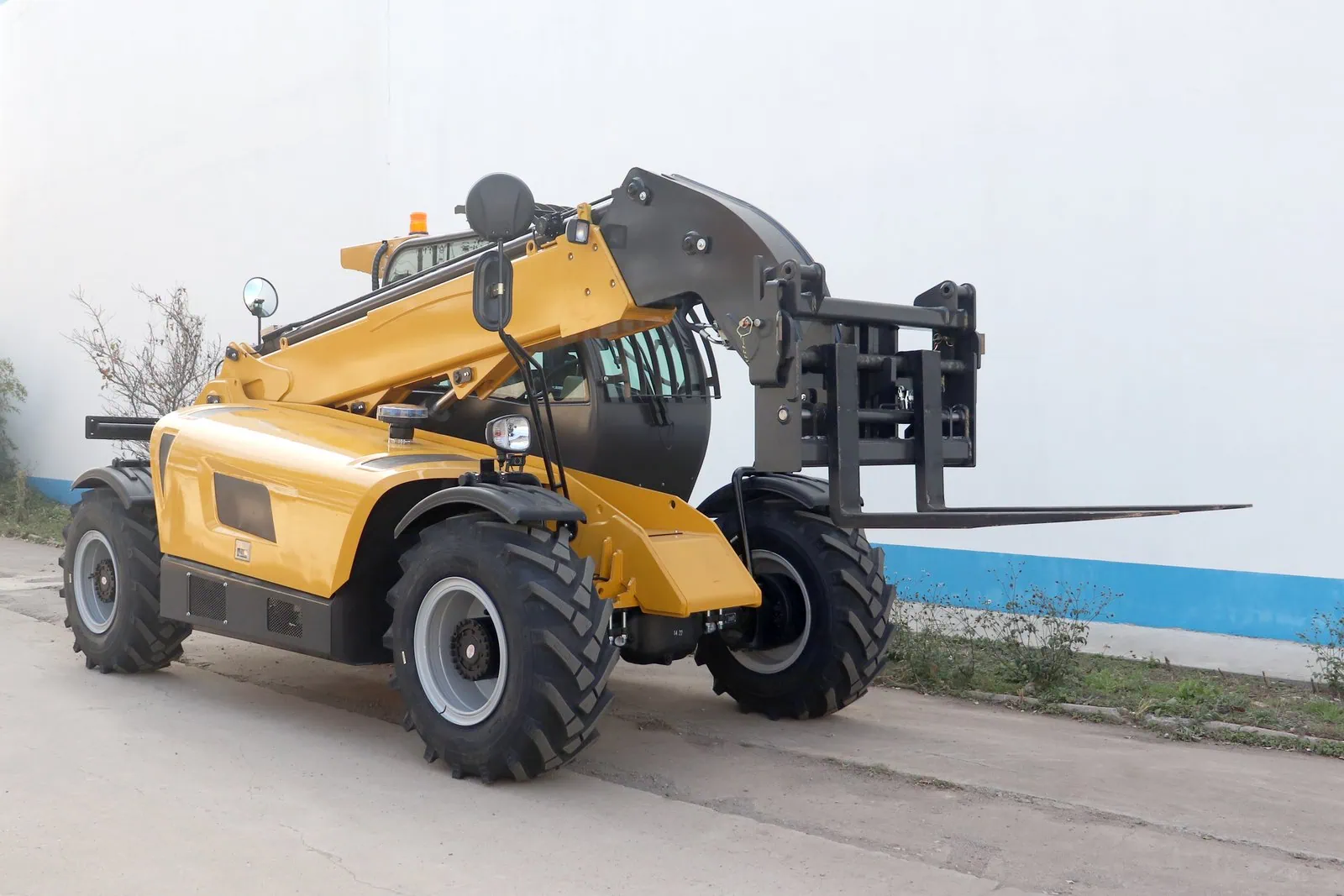 telehandler vs forklift