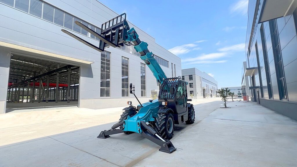 Telehandler vs. Forklift