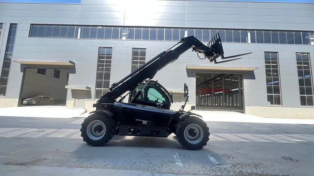 Telehandler vs Forklift Feature Table